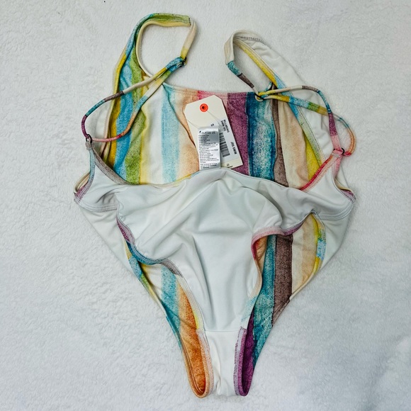 NWT. Billabong Women Swim. 1 Piece Suit. X-SMALL or XS - Picture 4 of 9